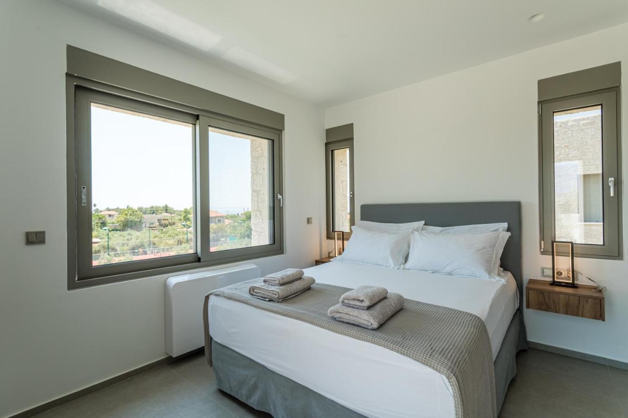 Manitennisvillas Stoúpa Eksteriør billede